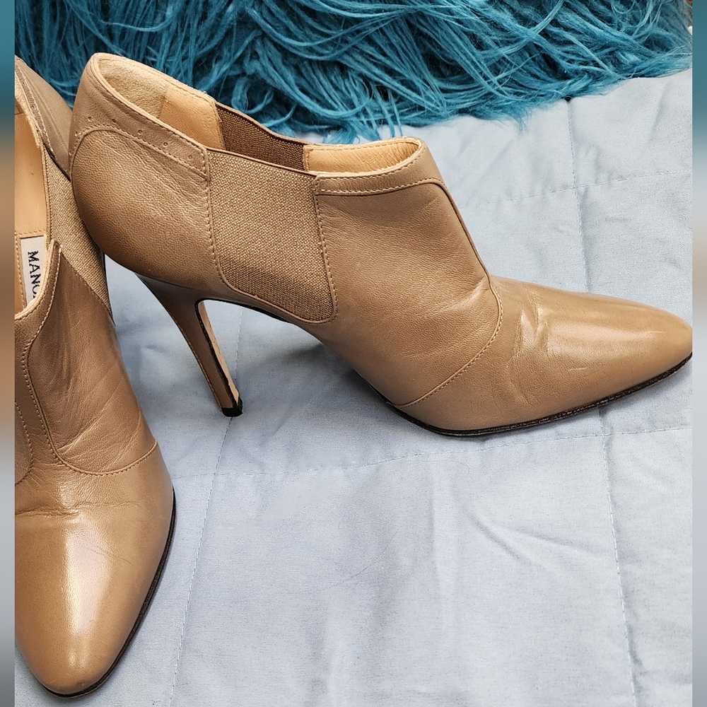 Manolo Blahnik Taupe Leather Booties Size 36.5